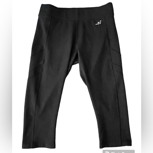 BCG BLACK CAPRI YOGA PANTS SIZE M - Picture 1 of 6